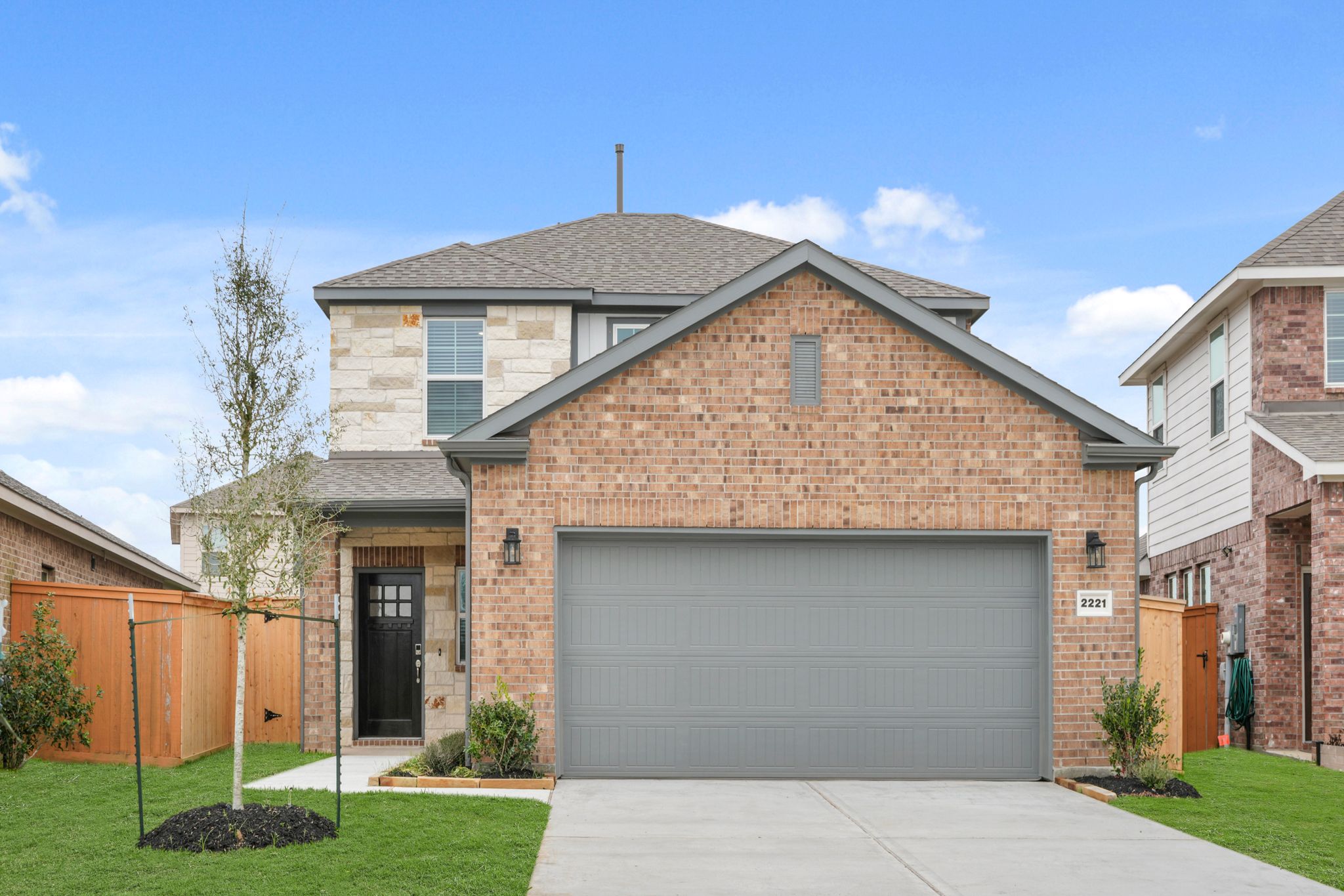 010127 2221 Lake Mist Drive