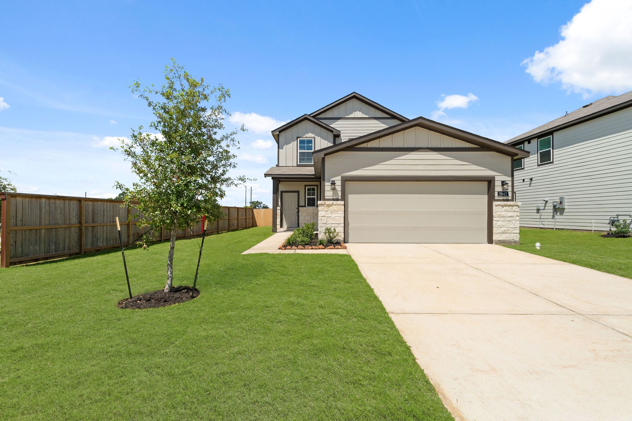 010710 3942 Accolade Crossing